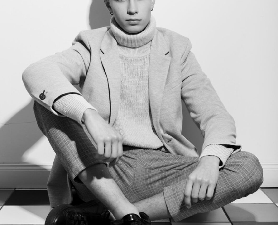 Jak męska sesja zdjęciowa pomaga w budowaniu pewności siebie